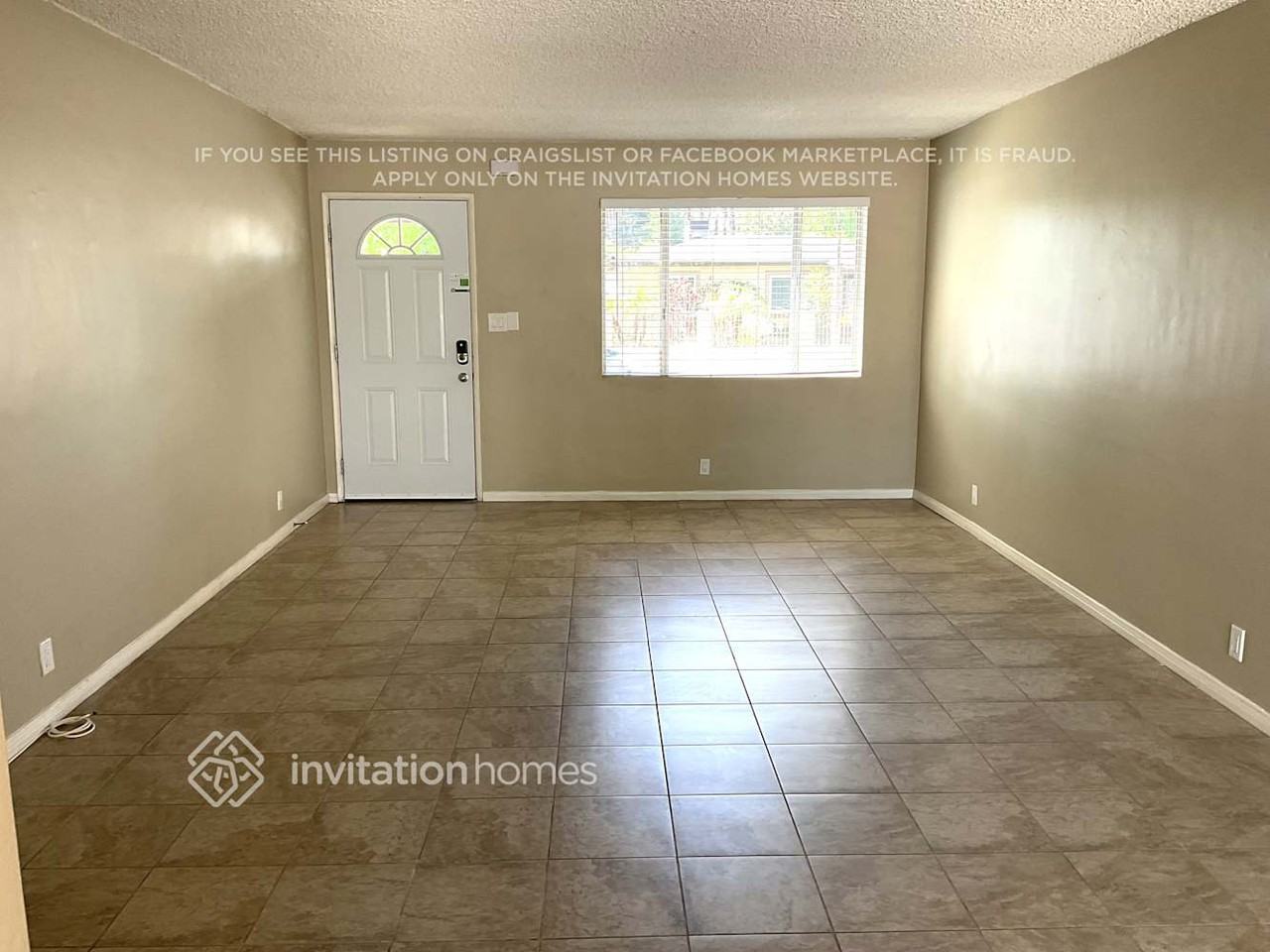 13139 Archwood Street - Photo 3 of 15