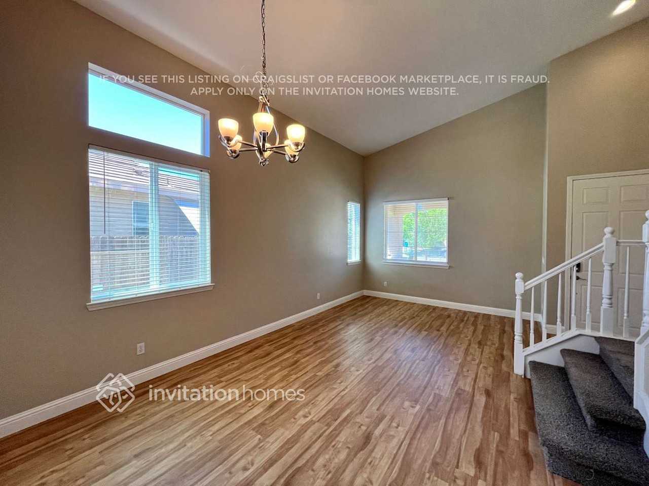 1740 Cattail Dr - Photo 4 of 17