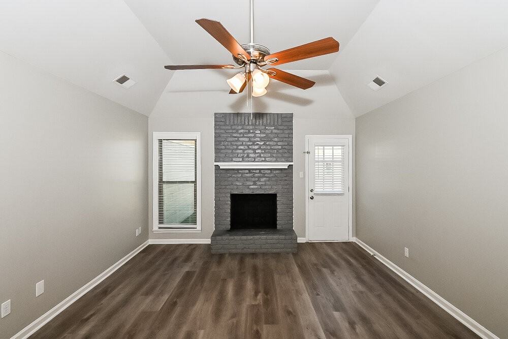 9898 Sequoia Ln - Photo 3 of 16