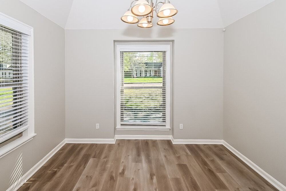 9898 Sequoia Ln - Photo 4 of 16