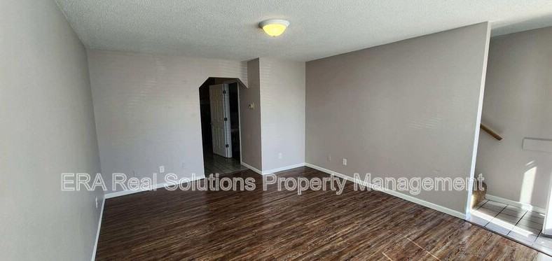 205 1/2 John St #C - Photo 2 of 19