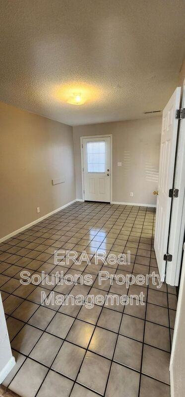 205 1/2 John St #C - Photo 5 of 19