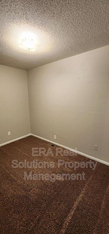 205 1/2 John St #C - Photo 6 of 19