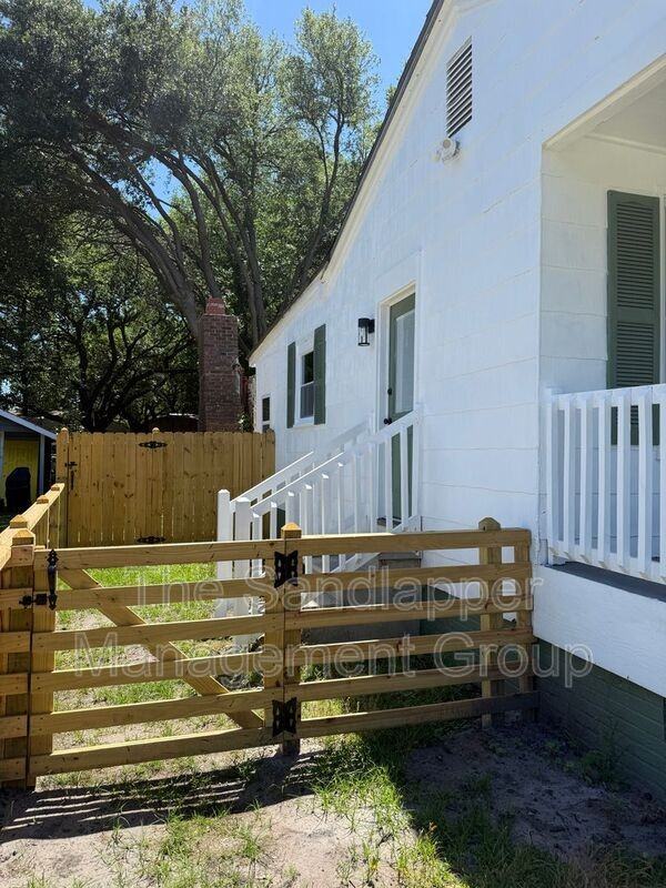 2627 Madden Dr - Photo 3 of 19