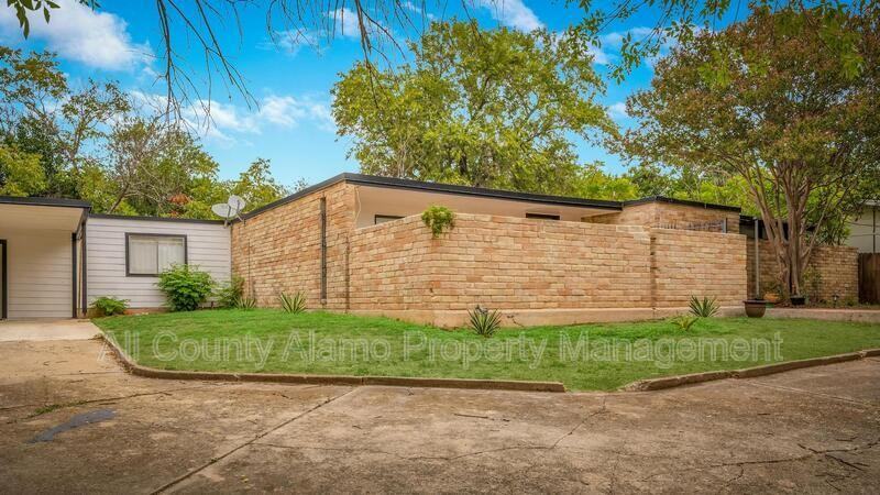 211 Beechwood Ln - Photo 3 of 14