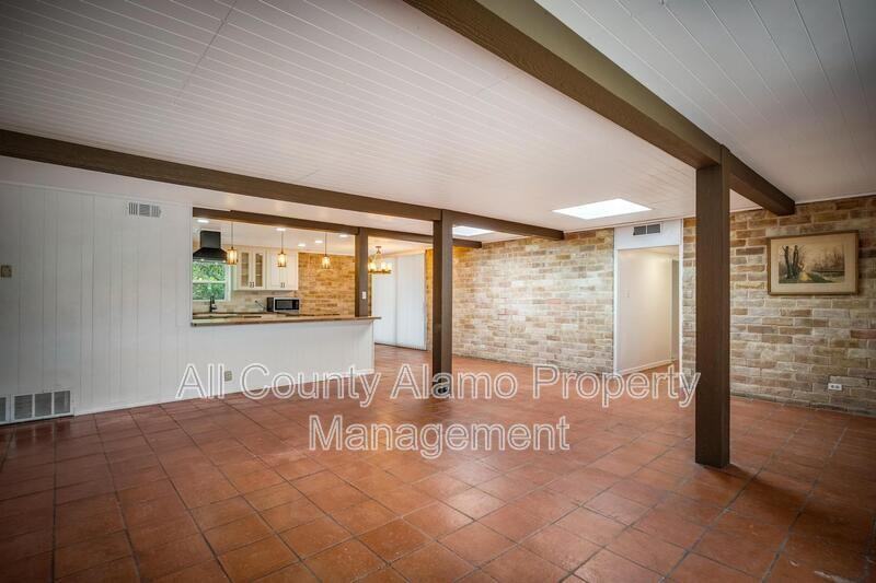 211 Beechwood Ln - Photo 7 of 14