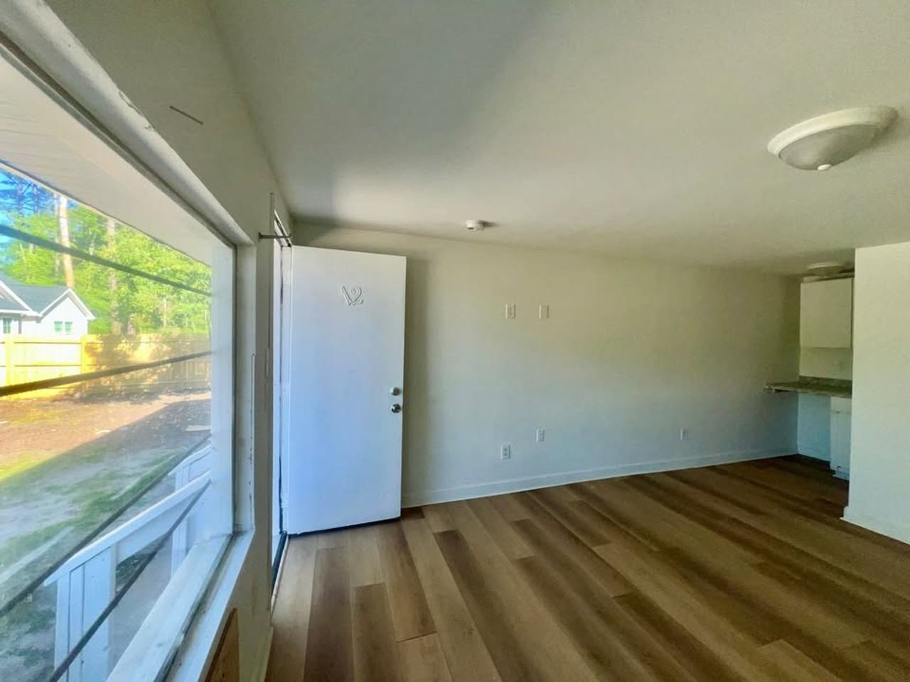 1103 Dunbar St - Photo 5 of 20