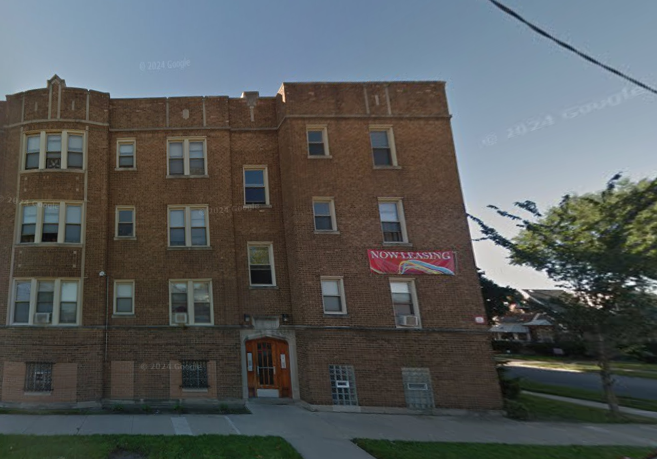 535 E 102nd St - Photo 3 of 4