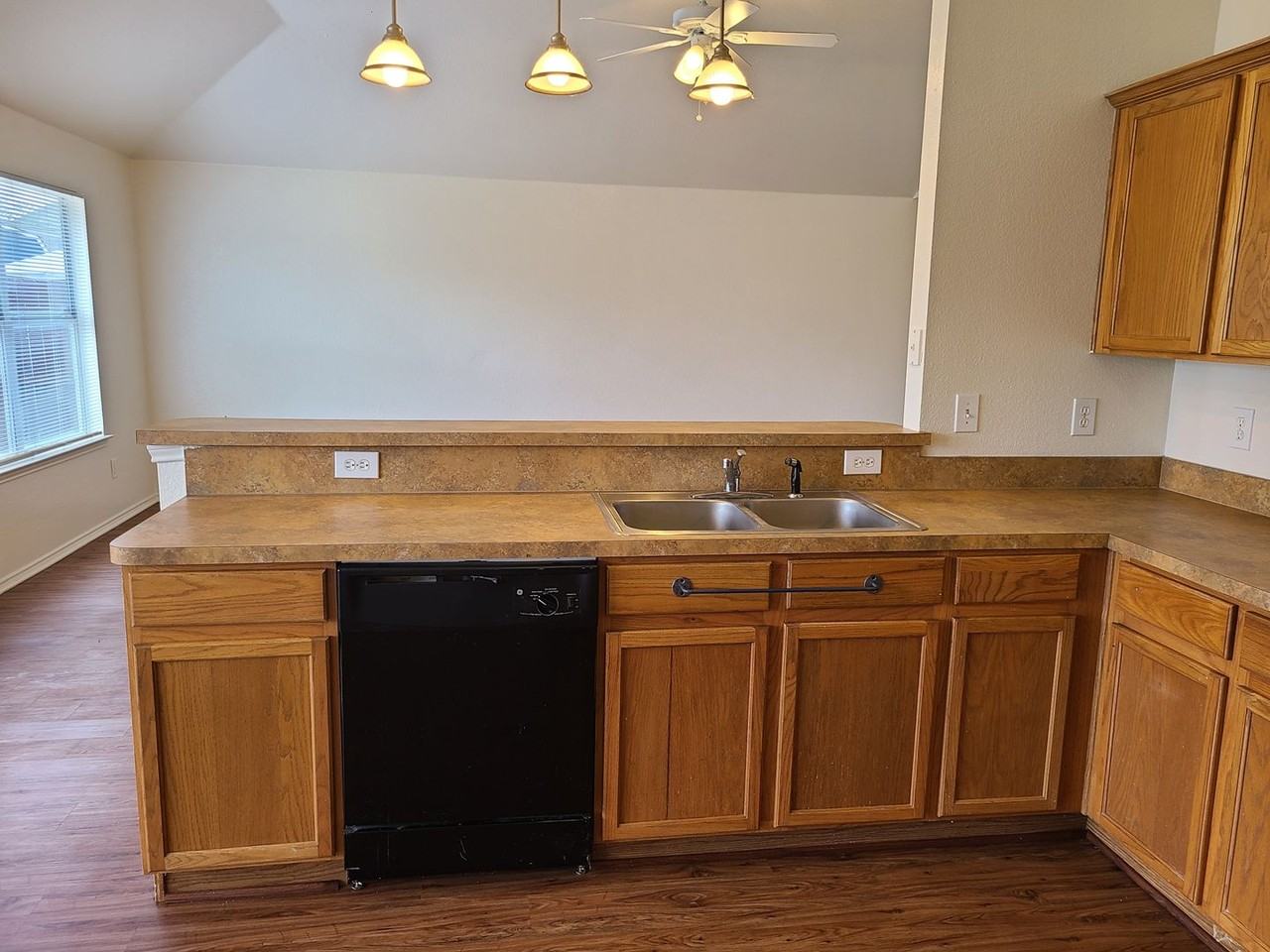 9753 Stoney Bridge Rd - Photo 6 of 20