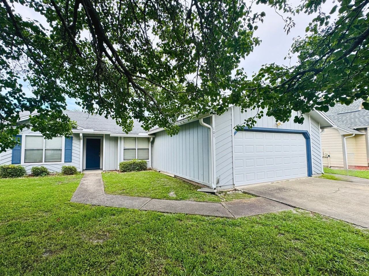 101 Pleasant Breeze Way - Photo 2 of 23