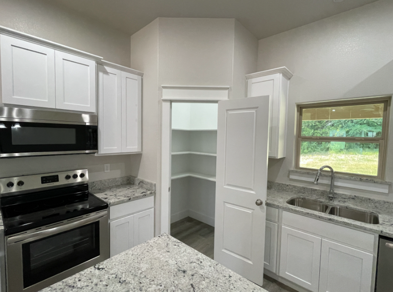 20 Watch Hill Dr - Photo 4 of 9