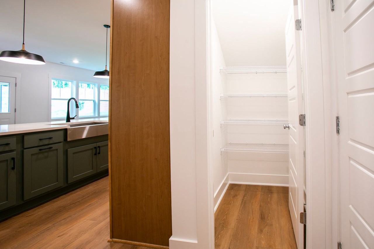 174 Beacon Dr - Photo 6 of 25