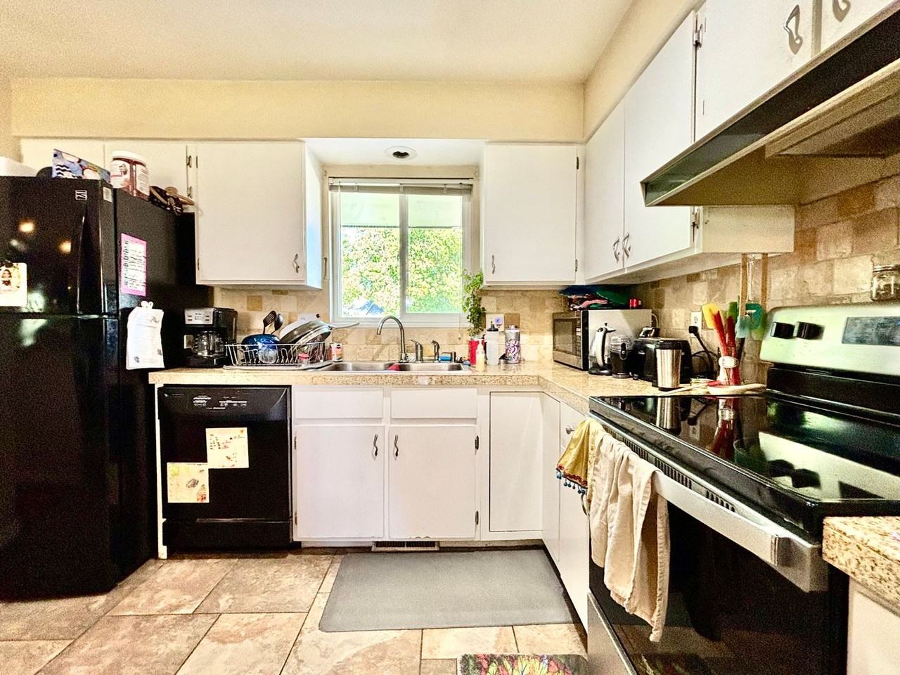 2125 Dover Dr - Photo 6 of 17