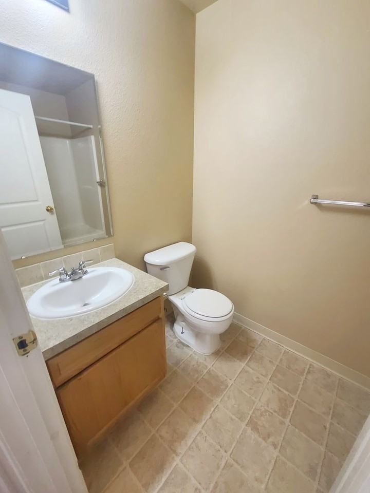 540 - 1020 Locust - Photo 7 of 13