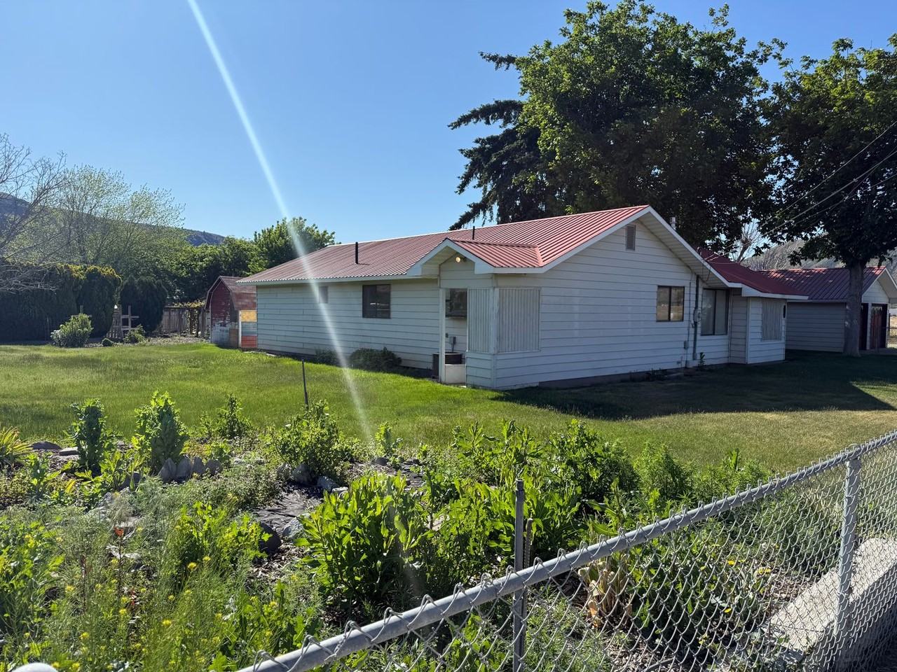 1451 Douglas St - Photo 2 of 10