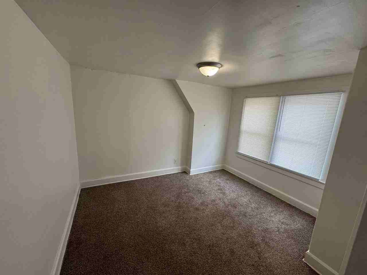 663 Eastmoor Blvd - Photo 2 of 10
