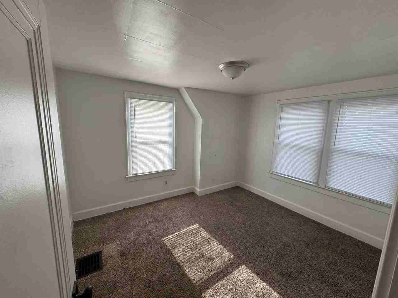 663 Eastmoor Blvd - Photo 4 of 10