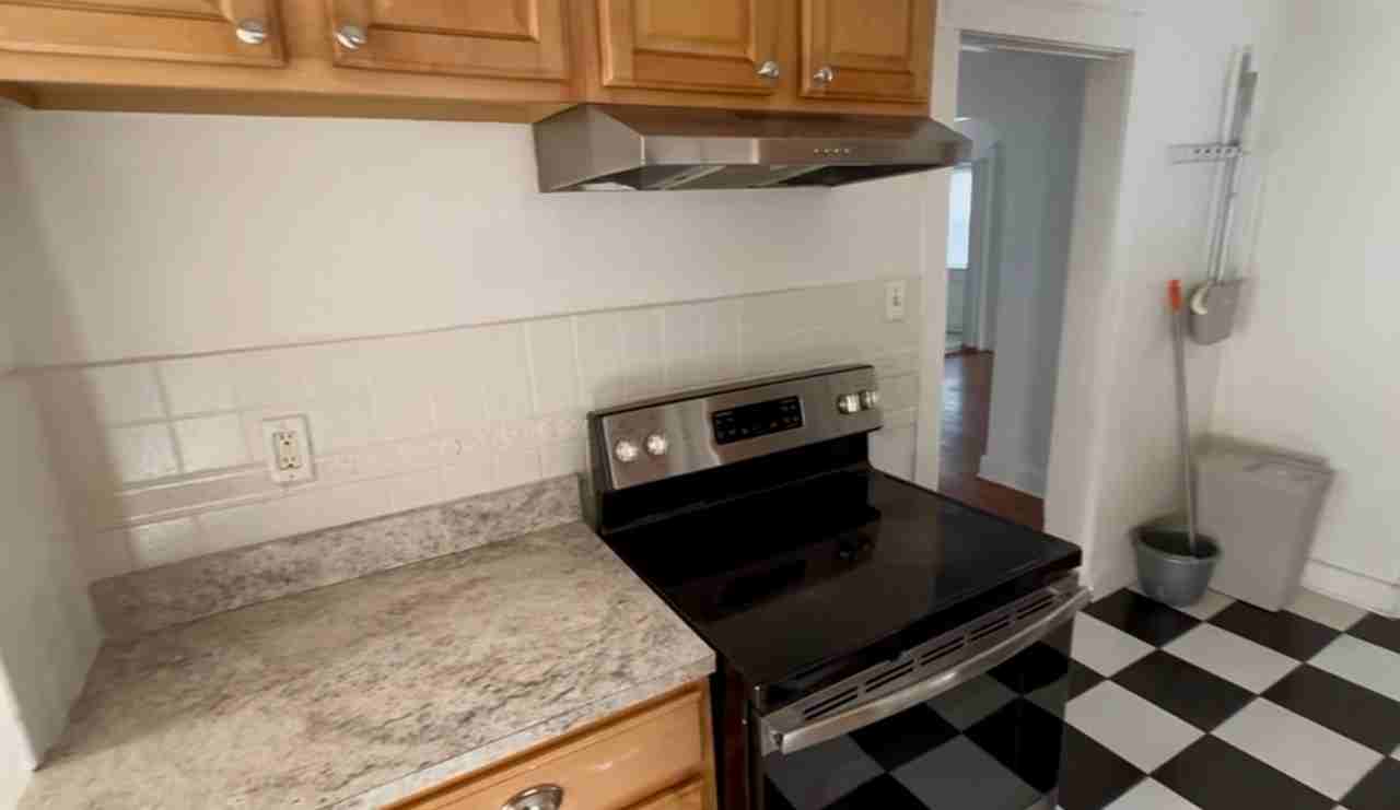 663 Eastmoor Blvd - Photo 7 of 10