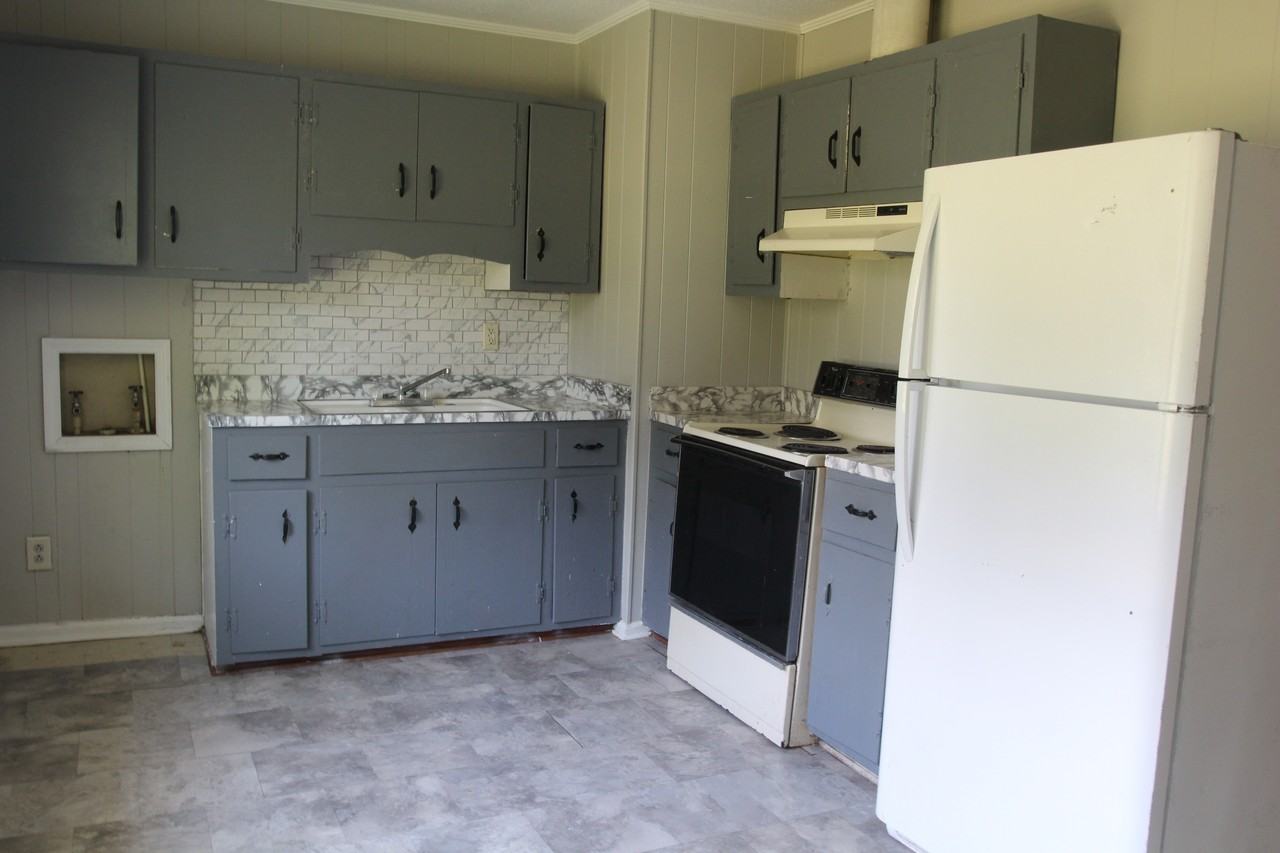 Inverness Road 912 - Photo 3 of 7