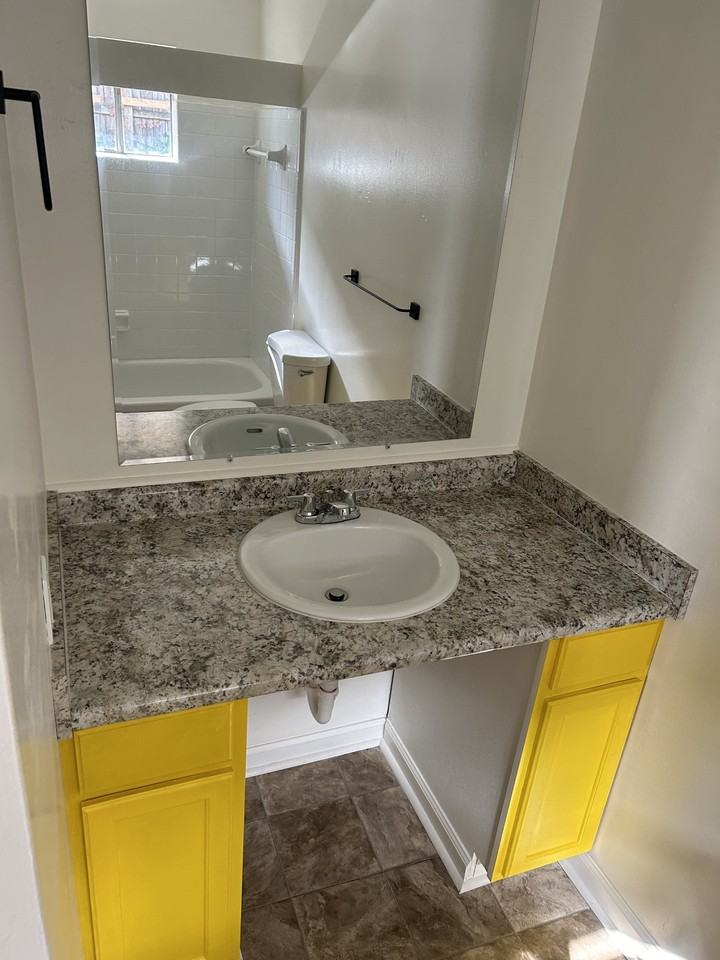 708-800 Maysville Flats - Photo 4 of 50