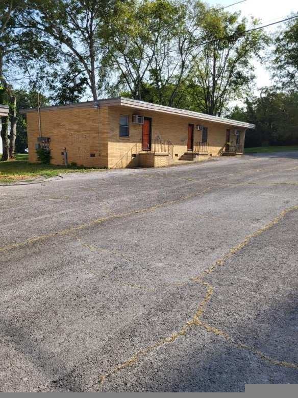 708-800 Maysville Flats - Photo 3 of 50