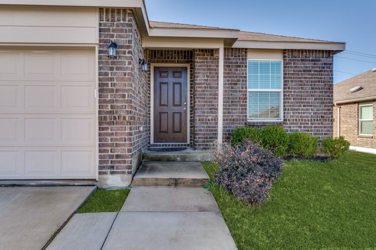 1416 Waggoner Drive - Photo 2 of 24