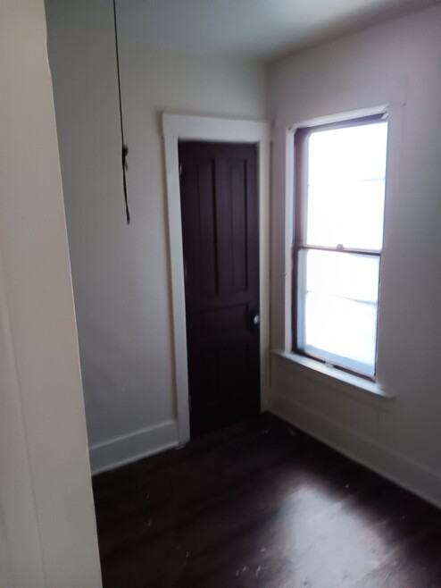 3261 N 26th St - Photo 4 of 8