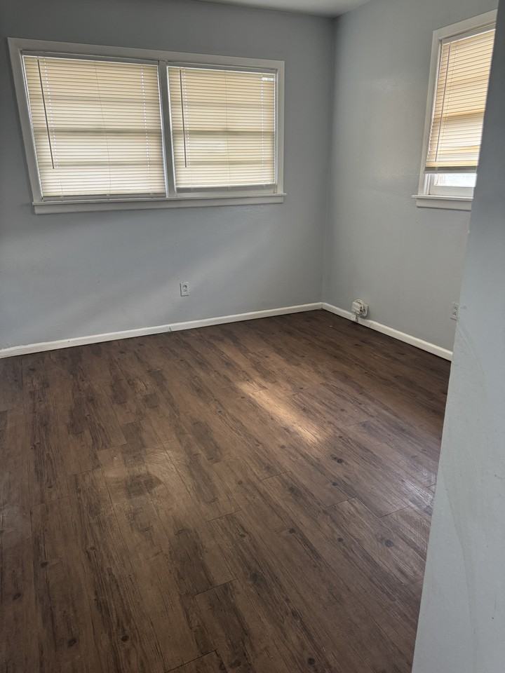 2330 62nd St #A - Photo 2 of 5