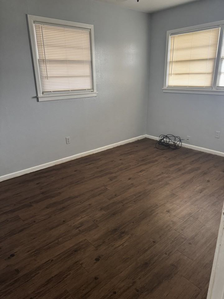 2330 62nd St #A - Photo 3 of 5