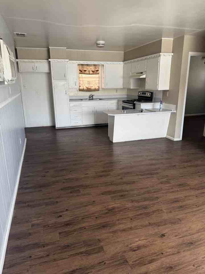 2330 62nd St #A - Photo 4 of 5