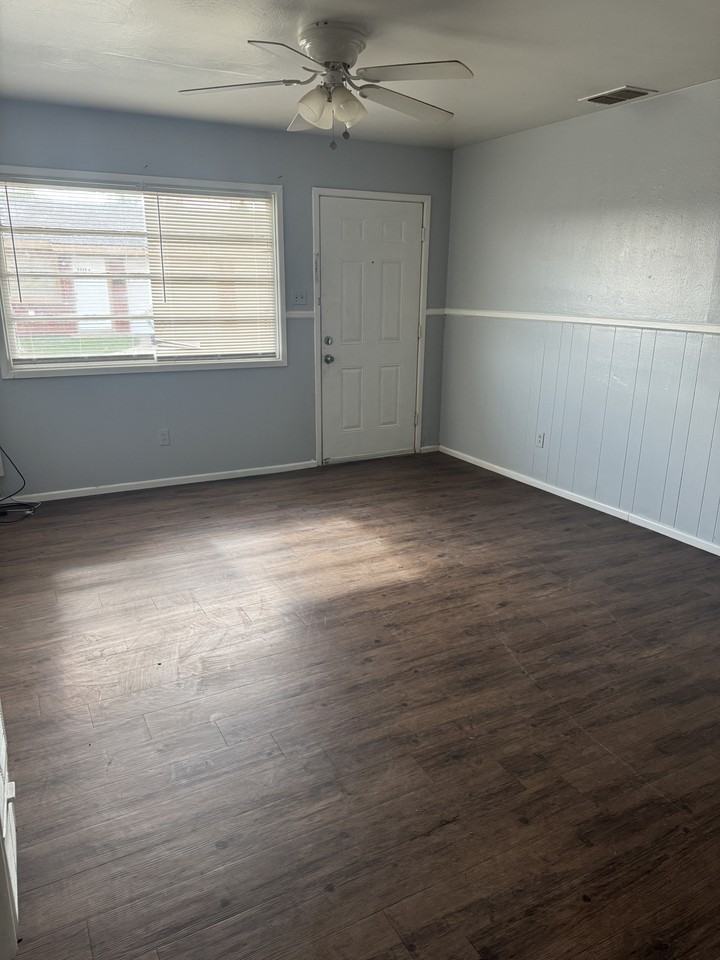 2330 62nd St #A - Photo 5 of 5