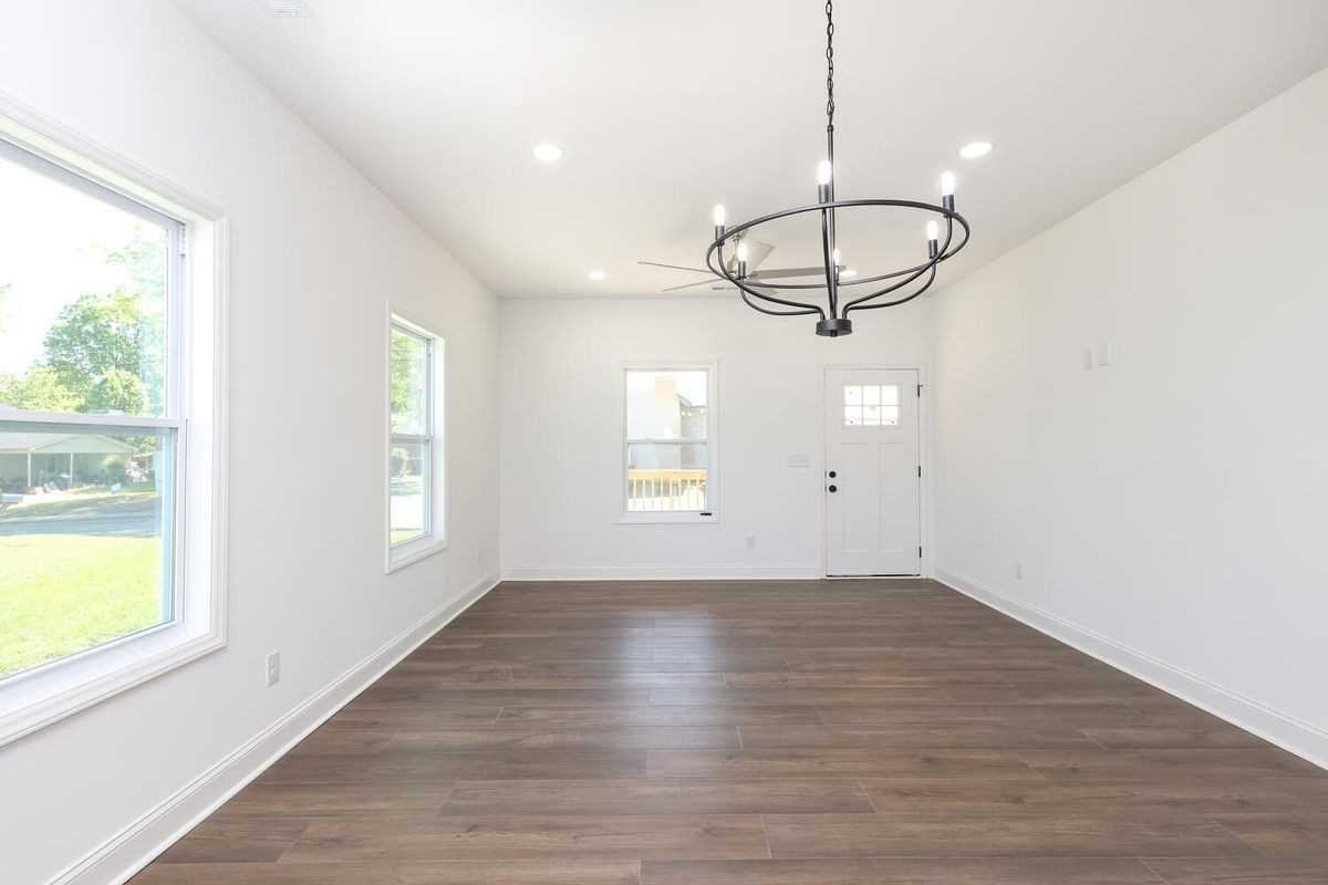 19501 S Hill St - Photo 3 of 20