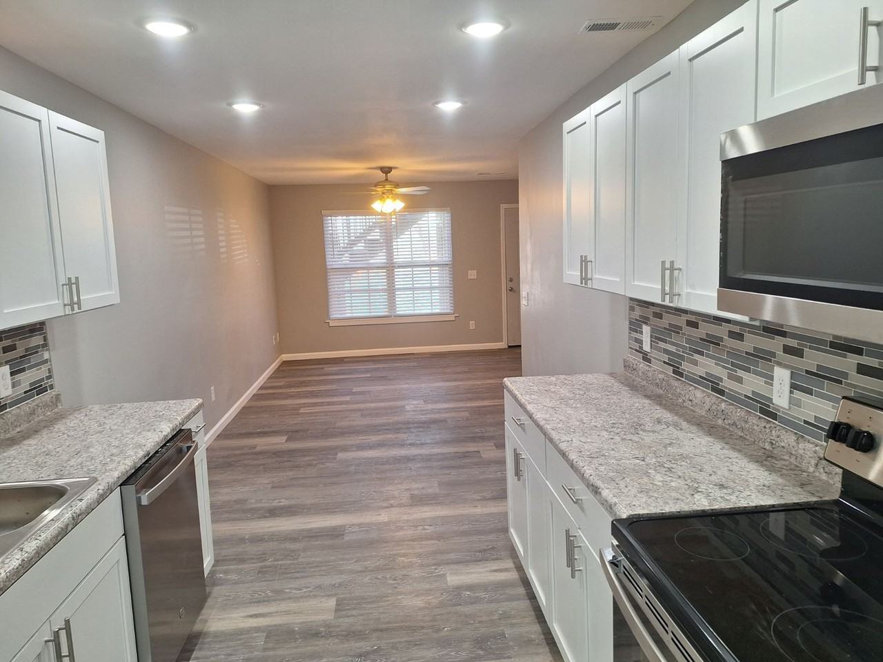 200 N 2nd St #G - Photo 2 of 37