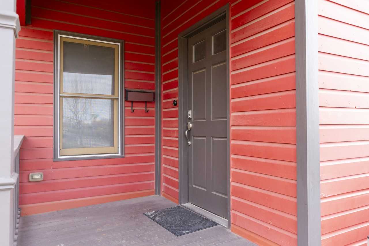 726 Nw 28th St #NA - Photo 2 of 15