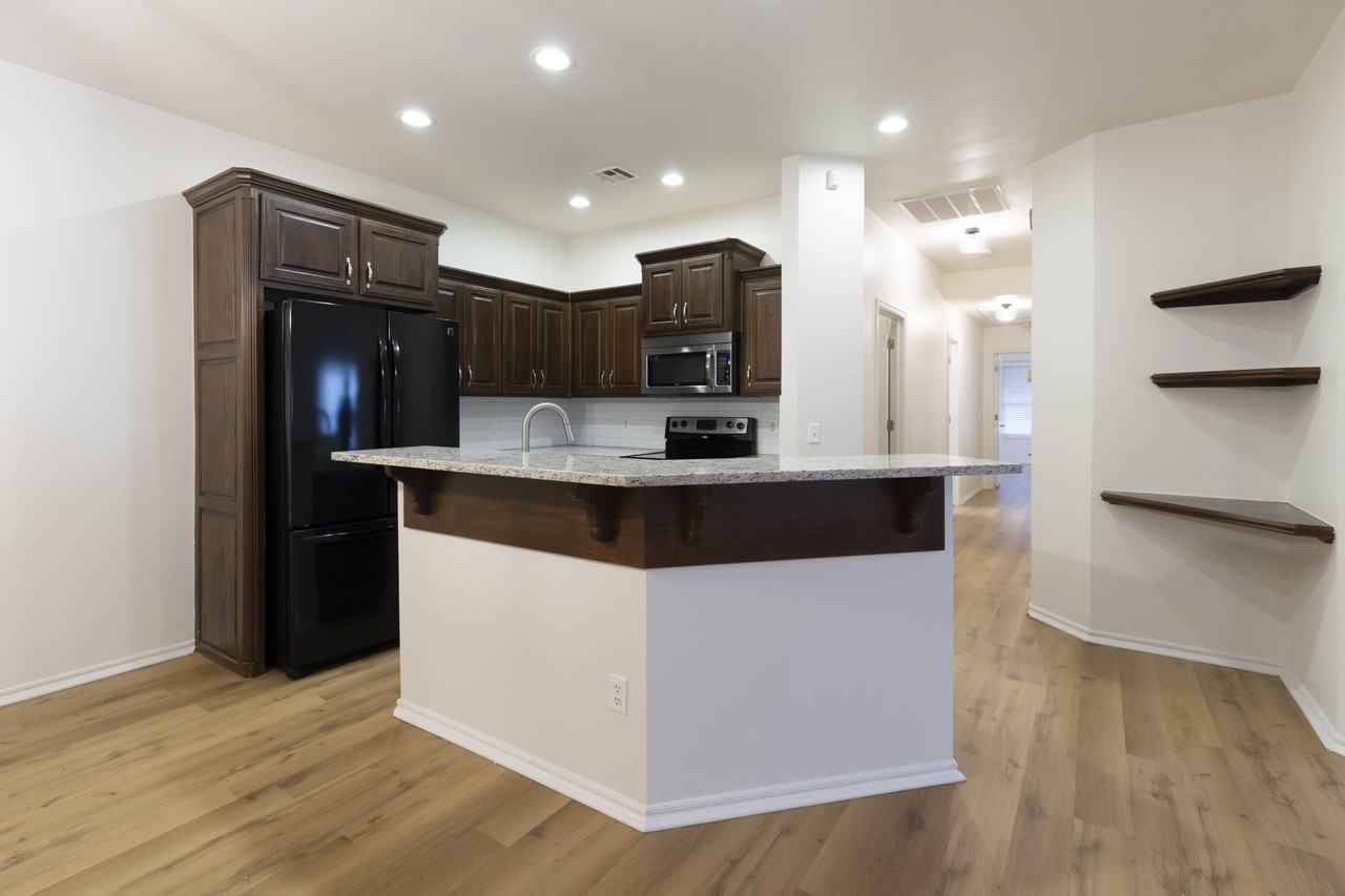 726 Nw 28th St #NA - Photo 6 of 15