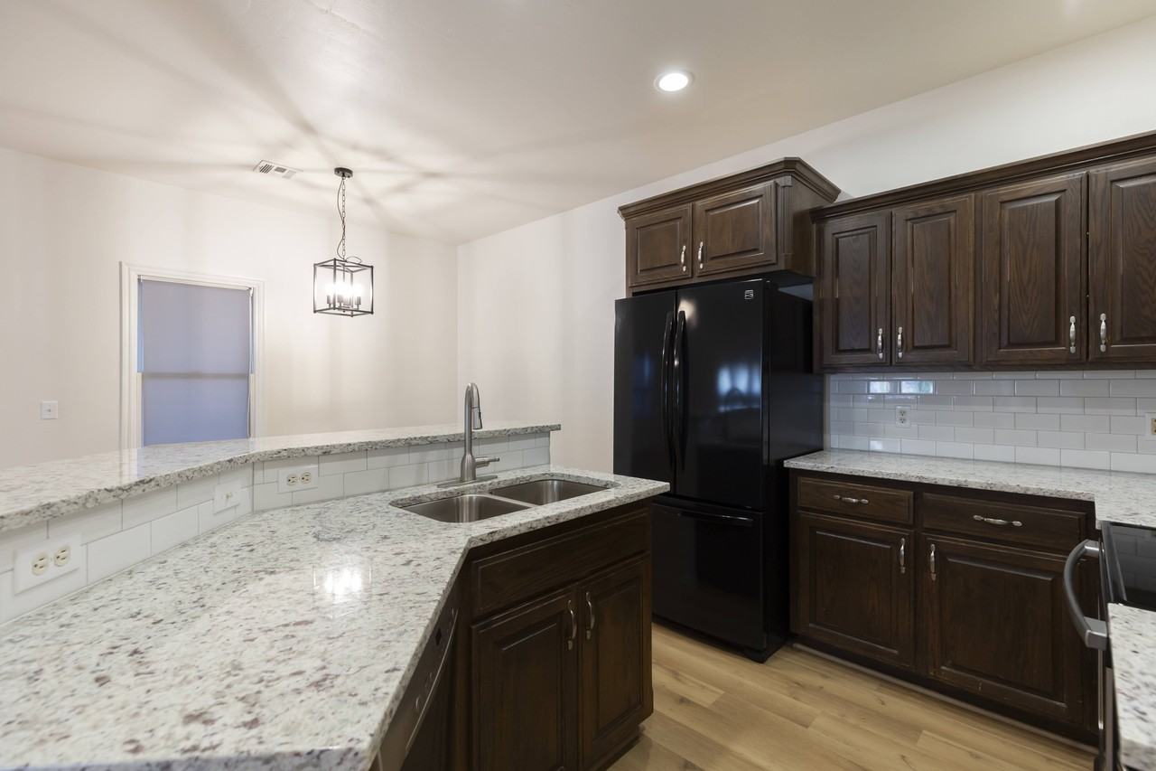 726 Nw 28th St #NA - Photo 7 of 15