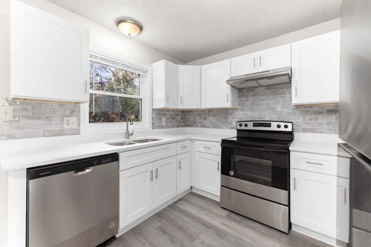 121 Mark Twain Circle - Photo 2 of 10