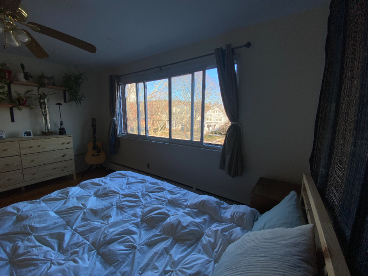 550 Whitney Ave - Photo 4 of 16