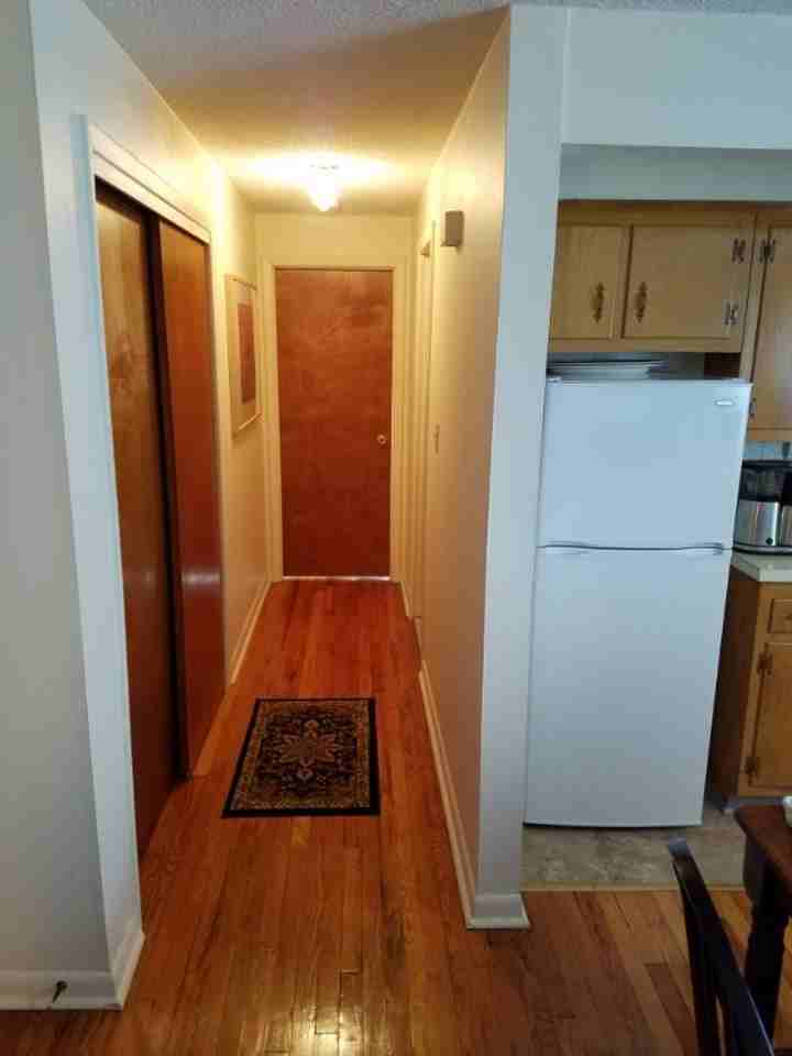 550 Whitney Ave - Photo 6 of 16
