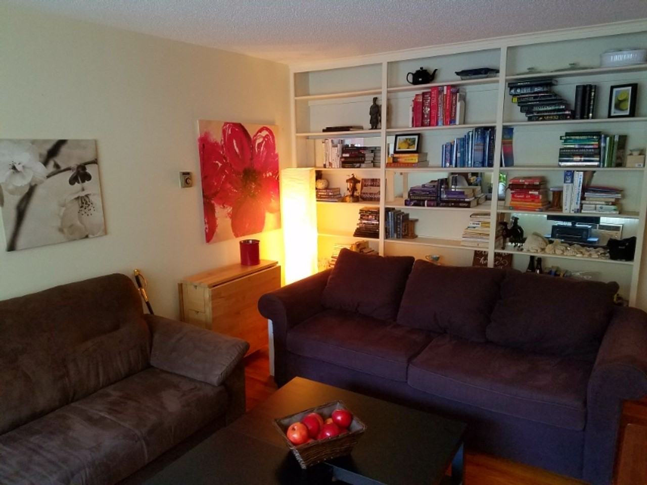 550 Whitney Ave - Photo 7 of 16