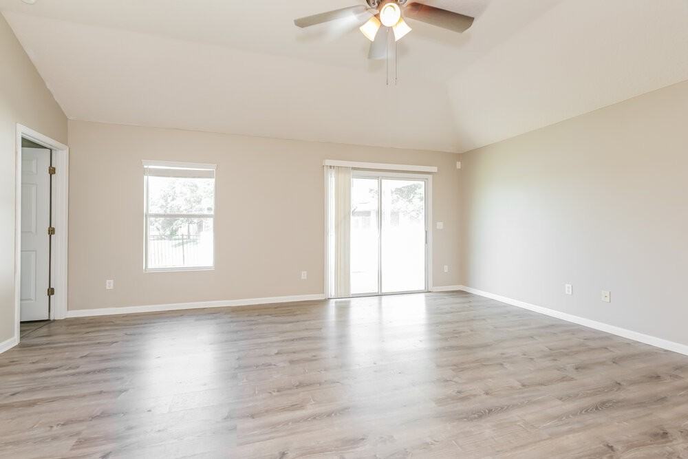 1033 Bains Lake Dr - Photo 4 of 16