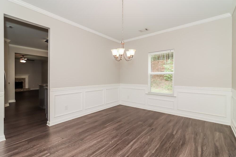412 Fieldcrest Dr - Photo 6 of 17