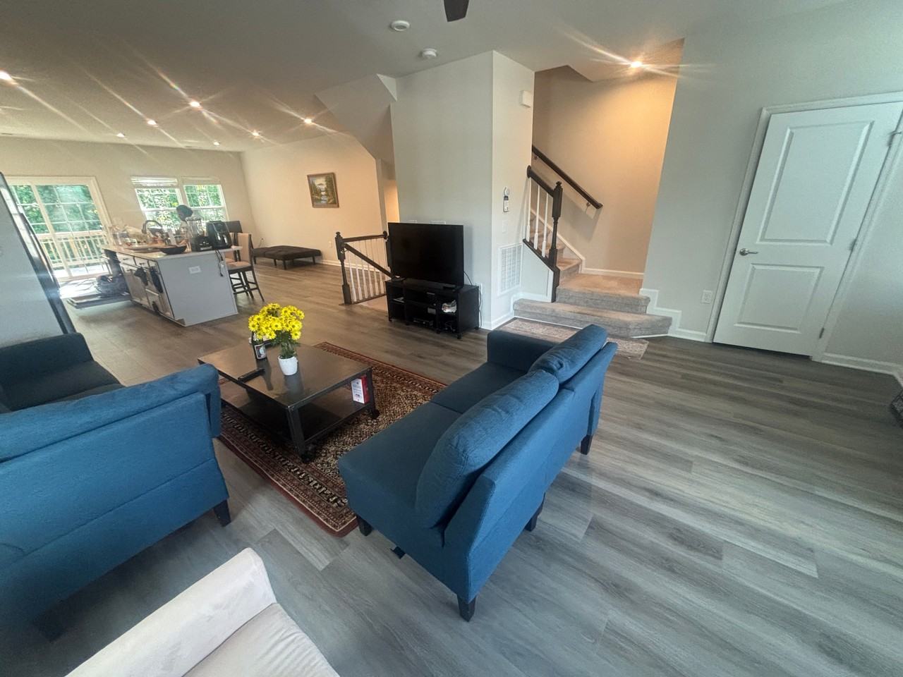 1038 Romeria Dr - Photo 7 of 31