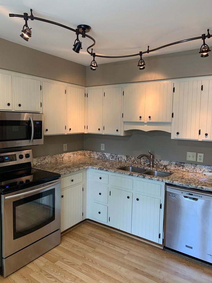 2625 Sawmill Rd - Photo 3 of 9