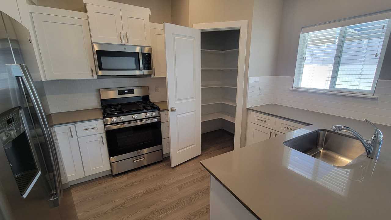 3028 175 East - Photo 2 of 17