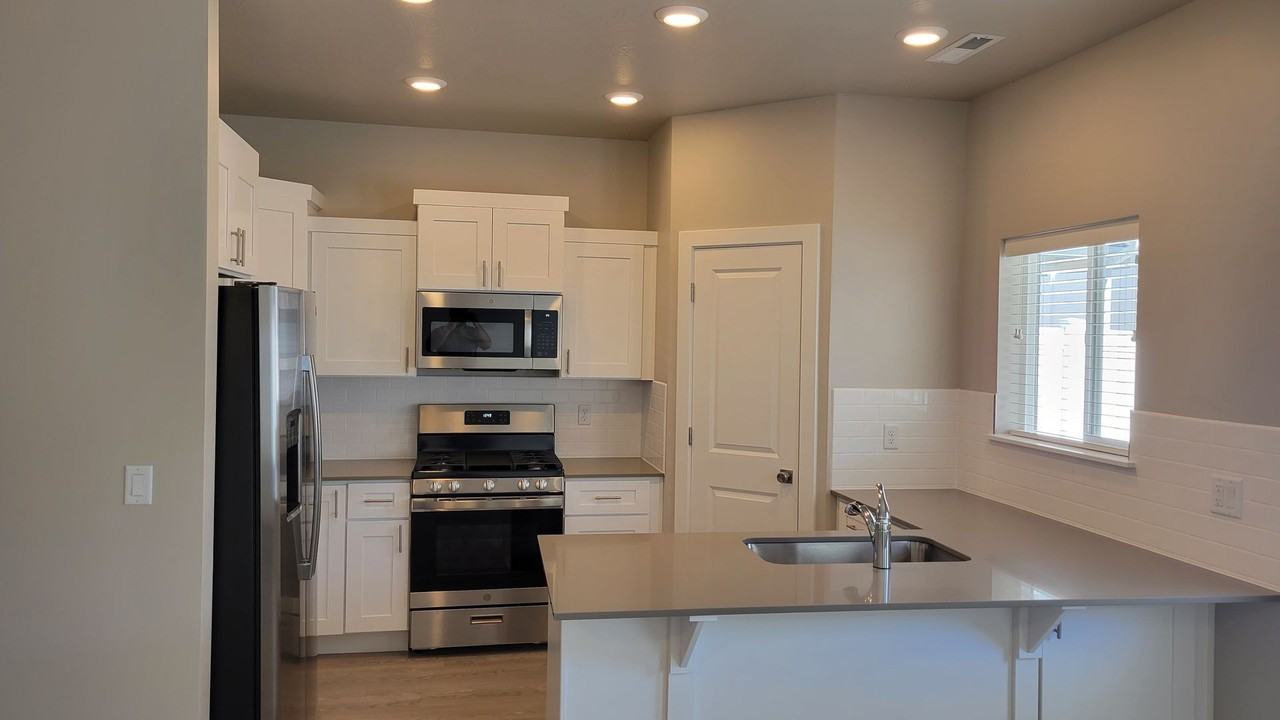 3028 175 East - Photo 3 of 17