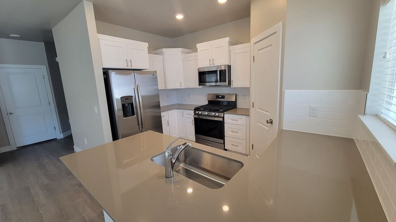 3028 175 East - Photo 4 of 17