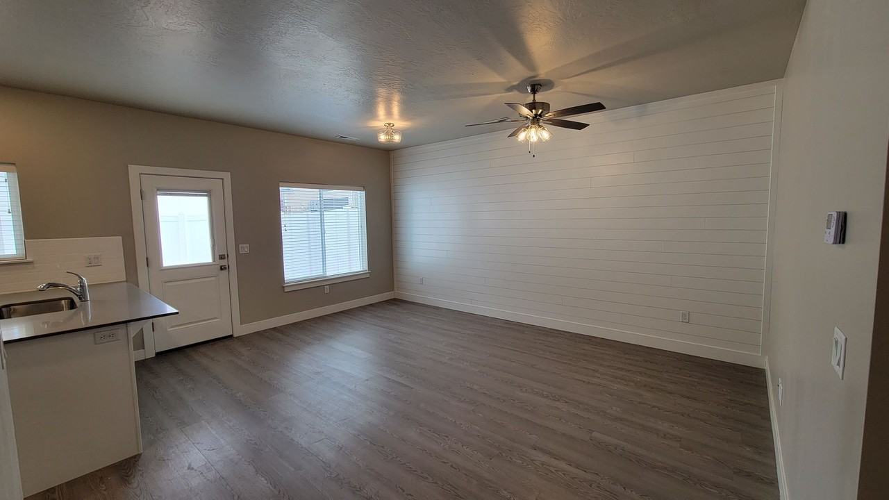 3028 175 East - Photo 7 of 17