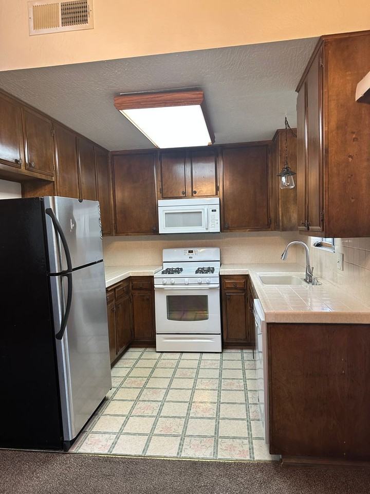 111 St Andrews Dr - Photo 4 of 14