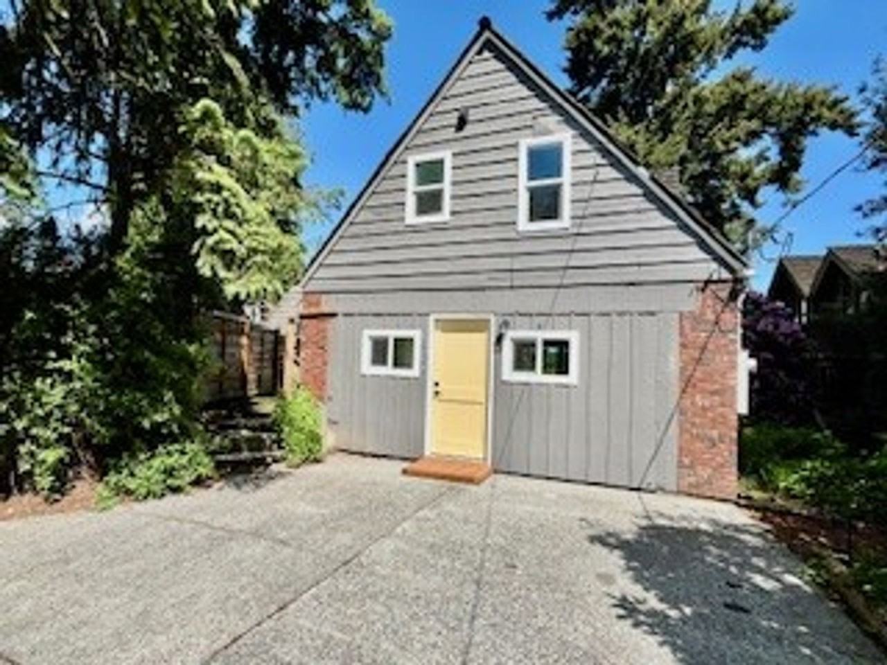 13050 39th Ave Ne - Photo 2 of 20